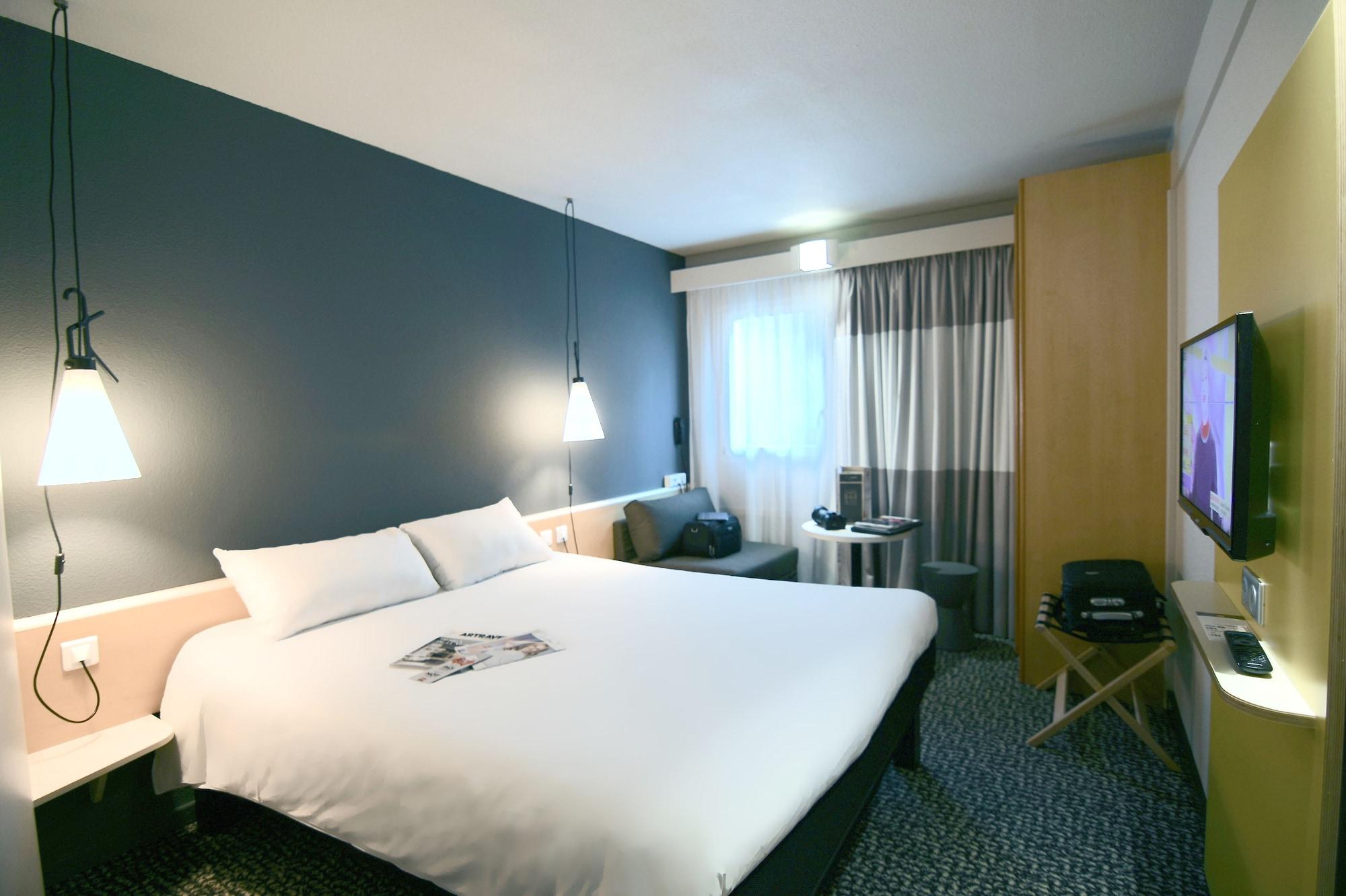 Hotel Ibis Nantes Saint Herblain Esterno foto